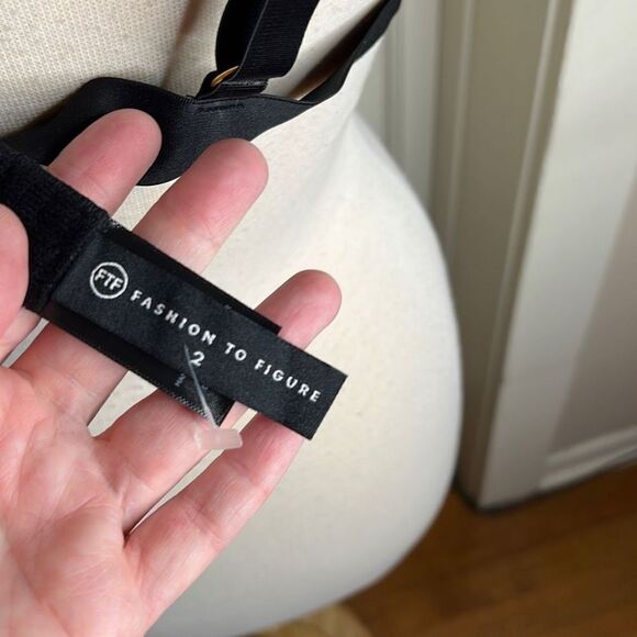 Fashion to Figure Amber Strappy Floral Lace Bra - Picture 4 of 8